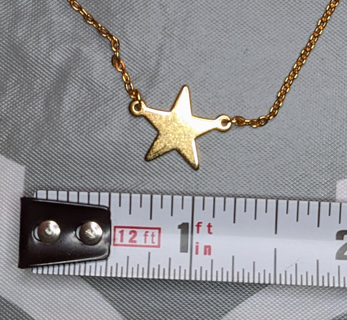 Vintage Avon 14-Inch-Long Gold Tone Star Necklace