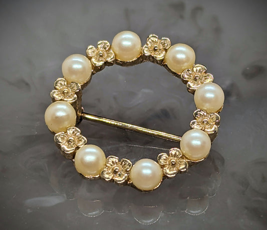 Vintage Gold Tone Flower and Faux Pearl Lapel Pin